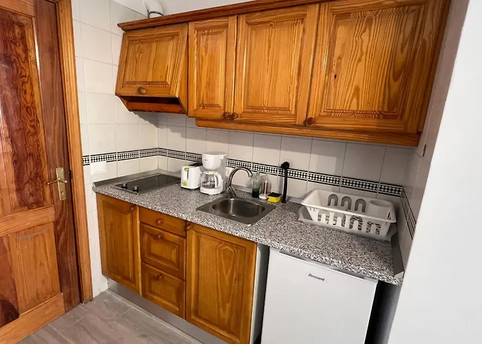 Air Conditioning, Private Parking And Fully Equipped Kitchen In In Golf Del Sur, Tenerife Aparthotel