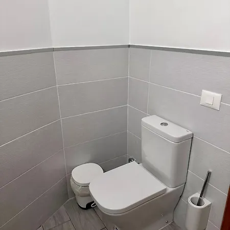 Air Conditioning, Private Parking And Fully Equipped Kitchen In In Golf Del Sur, Tenerife Apart Otel